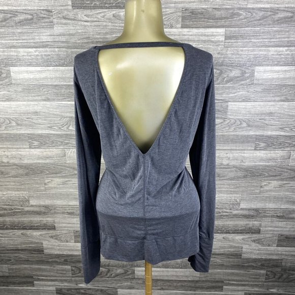 GAP Fit Round Neck Keyhole Back Grey Pullover Long Sleeve Shirt Women's Large - Picture 8 of 10